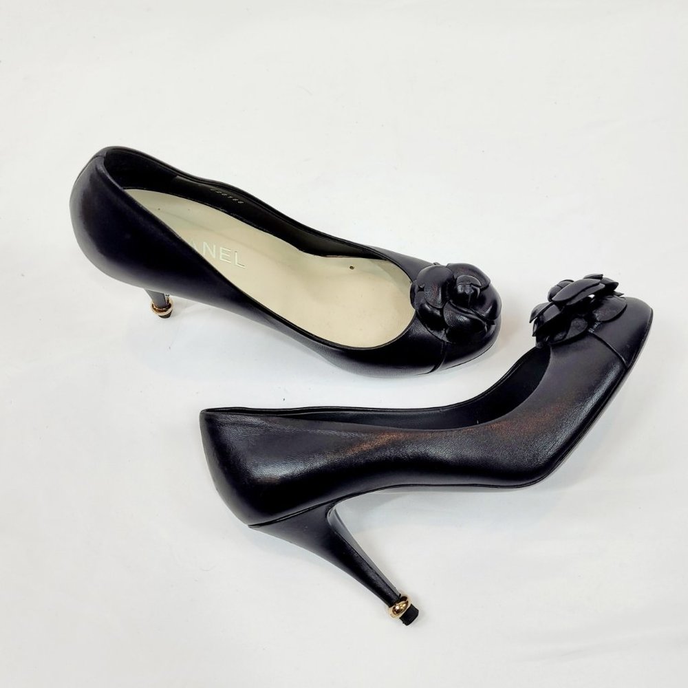 Chanel Black Leather Pumps